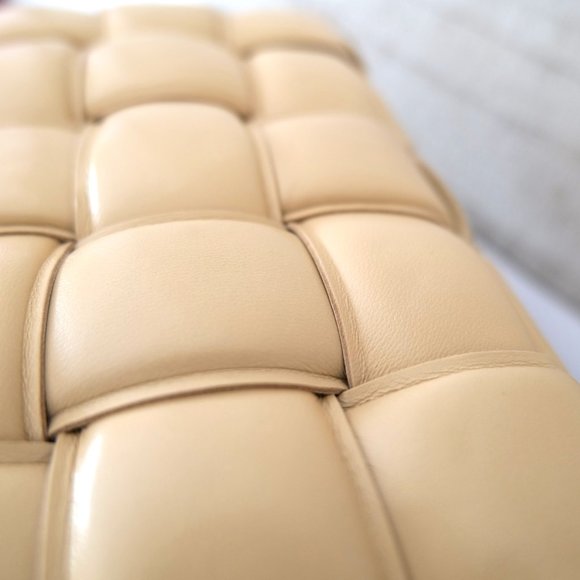 BRAND NEW NEVER USED BOTTEGA VENETA CHAIN CASSETTE BAG - BEIGE - Picture 7 of 16